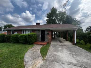 Main picture of 940 Randolph Ln