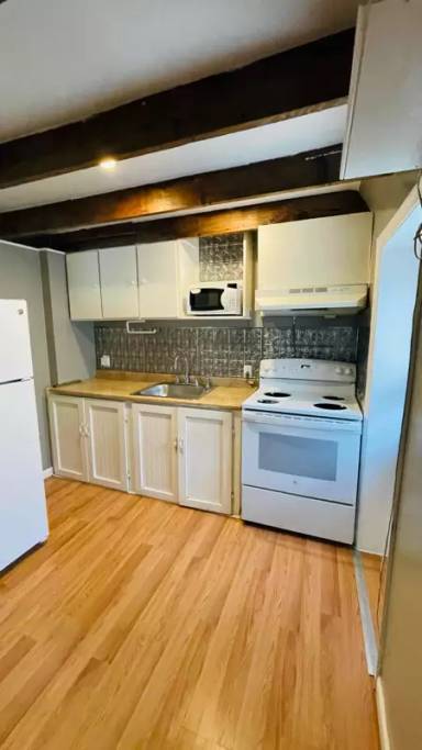 Main picture of 587 Lancaster Ave