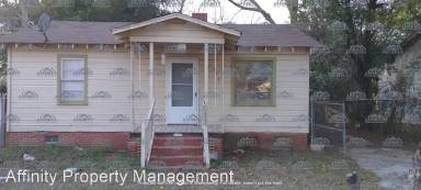 Main picture of 825 Commander St