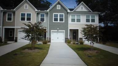 Main picture of 165 Peebles Dr