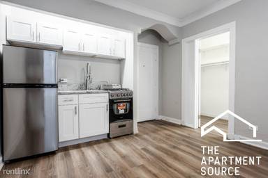 Main picture of 620 W Surf St