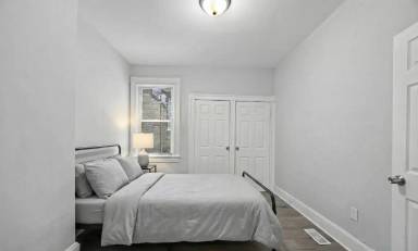 Main picture of 1728 Ashburton St