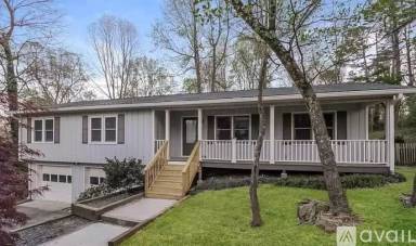 Main picture of 715 Jett Rd