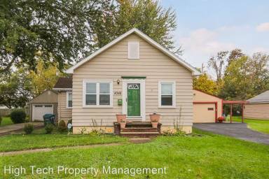 Main picture of 4348 W 219th St