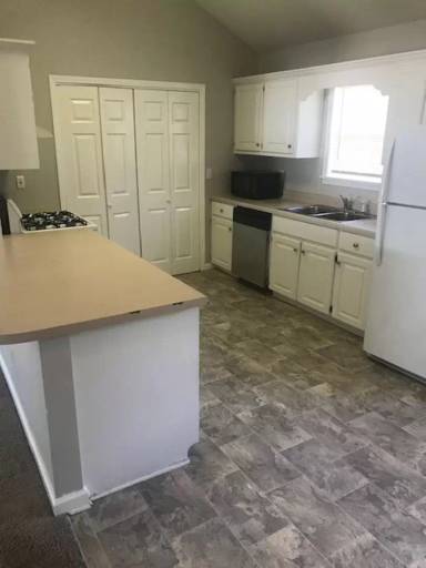 Main picture of 901 Battle Ln