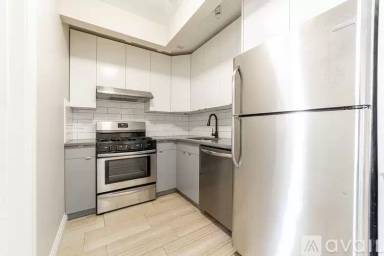 Main picture of 439 Knickerbocker Ave