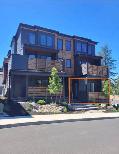 Main picture of 61583 SW Riverwalk Ln