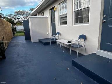 Main picture of 508 SW 10th St