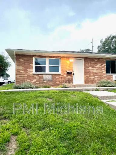 Main picture of 2008 Lathrop St