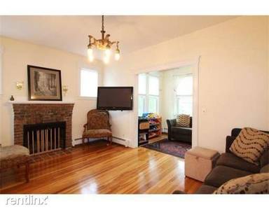 Main picture of 32 Rowe St