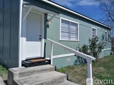 Main picture of 715 Rexford Dr