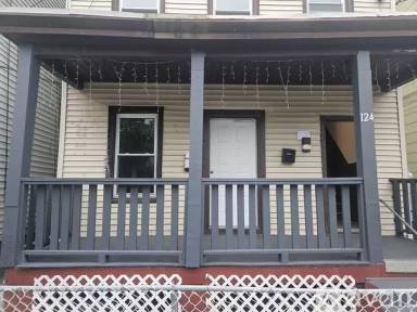 Main picture of 124 Lyon St