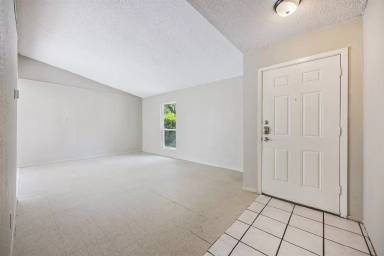 Main picture of 4704 Lambs Ln