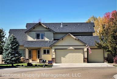 Main picture of 581 N Devon Pl