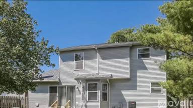Main picture of 2968 Old Warson Dr