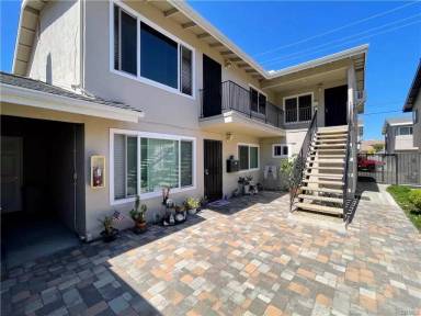 Main picture of 4121 E Mendez St