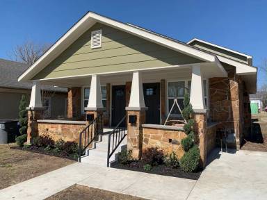 Main picture of 1641 E Archer St