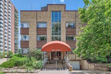 Main picture of 1130 N Pennsylvania St