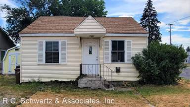 Main picture of 3202 E 33rd Ave