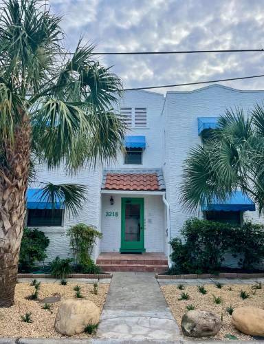 Main picture of 3214 W Santiago St
