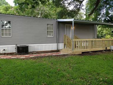 Main picture of 301 Devalcourt St