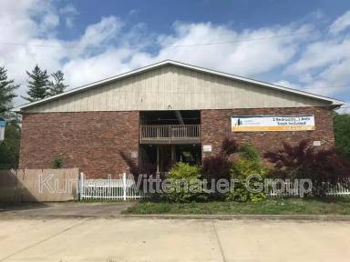 Main picture of 1320 N 1st St