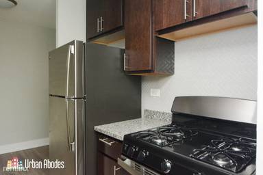 Main picture of 530 W Surf St