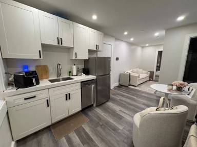 Main picture of 17 Sheafe St