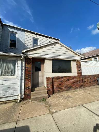 Main picture of 223 Fulton St