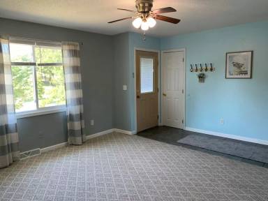 Main picture of 102 Red Bud Cir