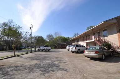 Main picture of 327 General Mouton Ave