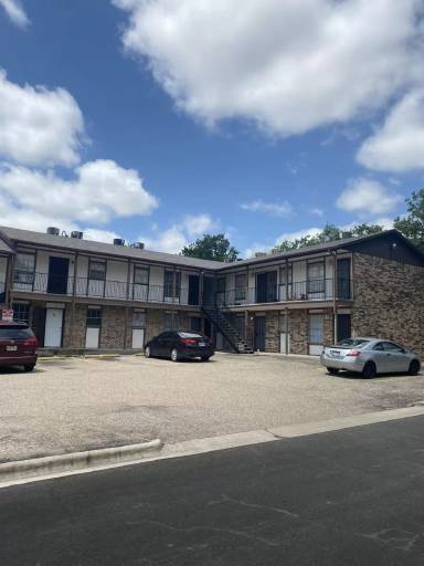 Main picture of 1405 N Gray St