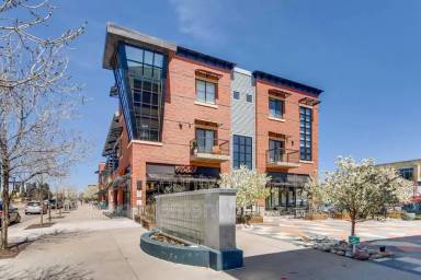 Main picture of 4580 Broadway St