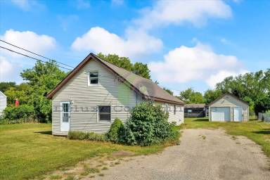 Main picture of 506 W Coffren St
