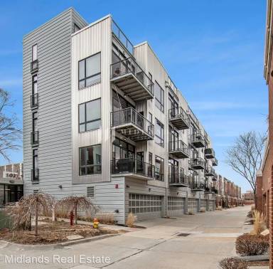 Main picture of 1027 Marcy Plz