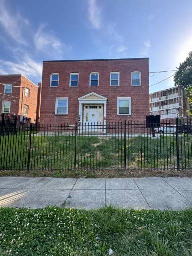 Main picture of 3035 30th St SE