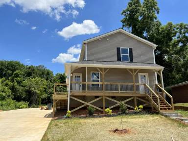 Main picture of 421 Neel Ave