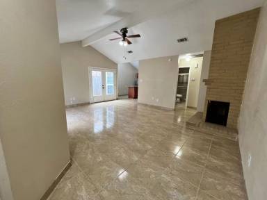 Main picture of 13115 Pebblewalk Cir S