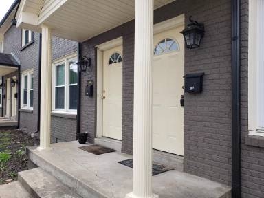 Main picture of 610 Commerce St