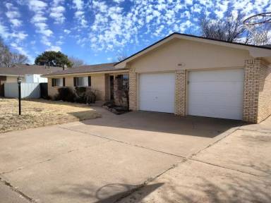 Main picture of 1801 Glenarm Dr