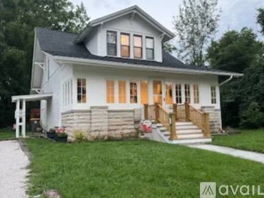 Main picture of 111 S Roosevelt St
