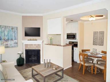 Main picture of Warner Courtyard Apartments