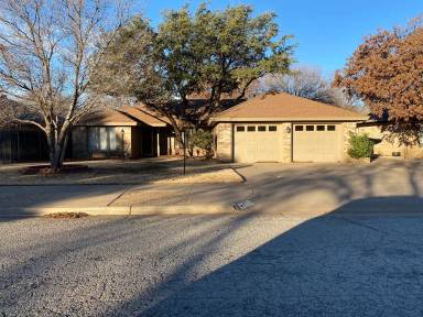 Main picture of 7712 Grover Ave