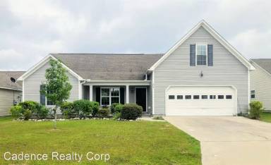 Main picture of 403 Tree Ct