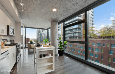 Main picture of 601 S Clark St