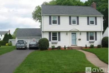 Main picture of 90 Birchwood Rd