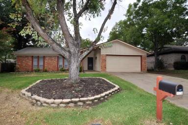Main picture of 1129 Livingston Dr
