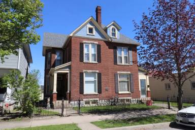 Main picture of 133 S 5th St