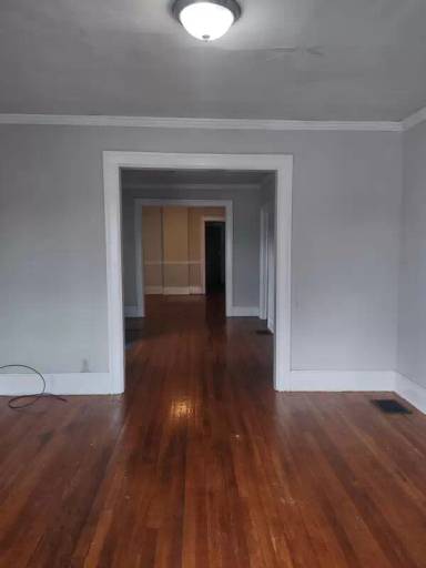 Main picture of 464 W Utica St