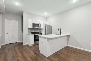 Main picture of 1230 N Marshall St
